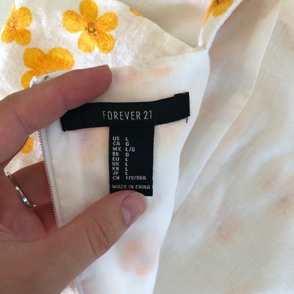 NWOT Forever 21 Floral Dress - Picture 3 of 3